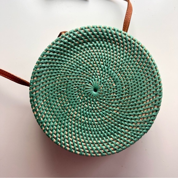 POPPY & SAGE Camilla Woven Rattan Circle Crossbody - Picture 5 of 8